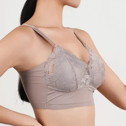 Plus Size Bralette with Wireless Design - Image 4